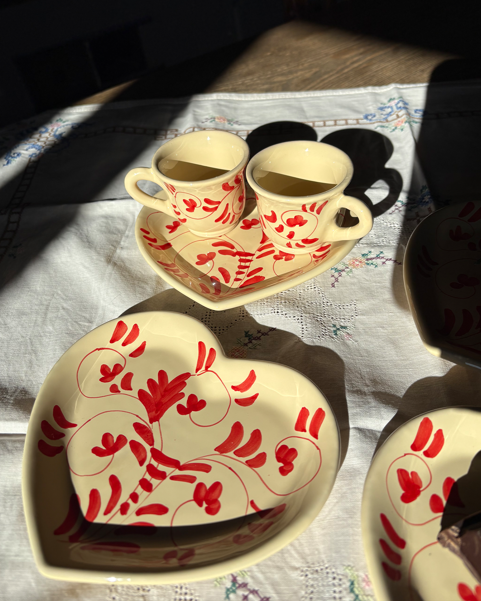 Caffè Cups for 2 on a heart Shaped Plate