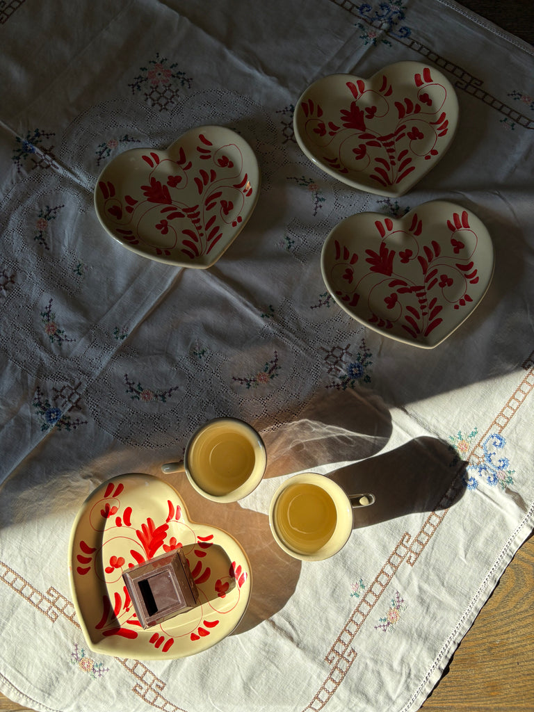 ❤️ Shaped Pastry Plates set of 4