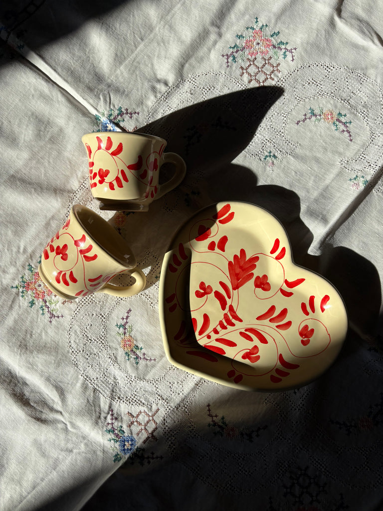 Caffè Cups for 2 on a ❤️ Shaped Plate