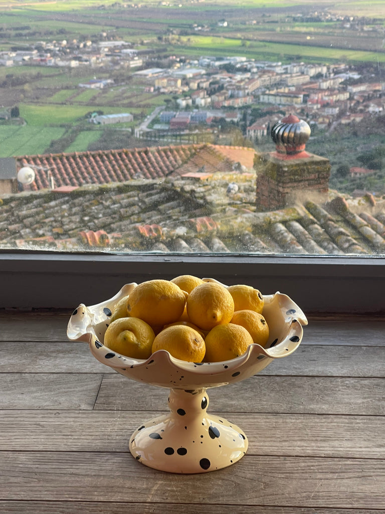 The Curvy Serving Bowl with Stand