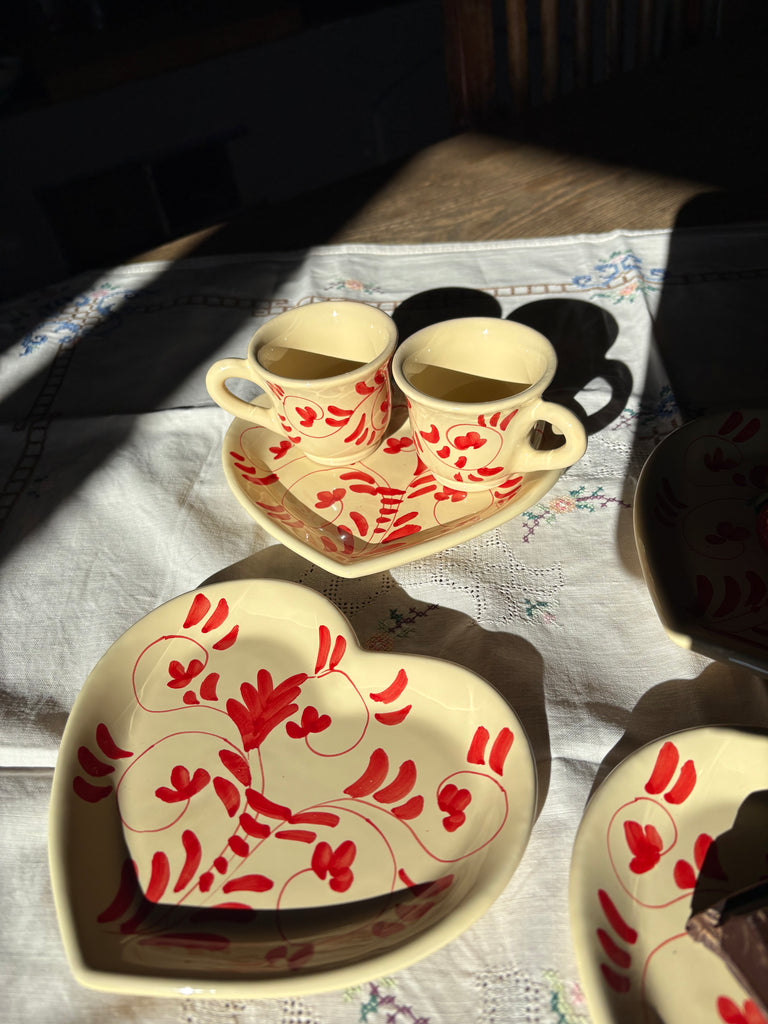 Caffè Cups for 2 on a ❤️ Shaped Plate