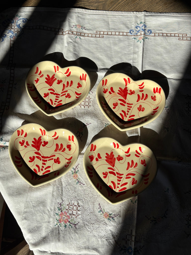 ❤️ Shaped Pastry Plates set of 4